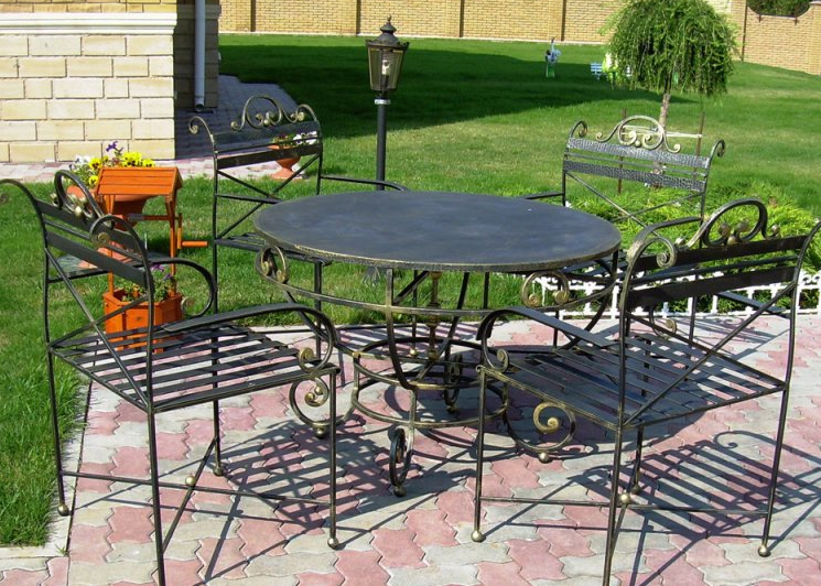 Кованная садовая мебель